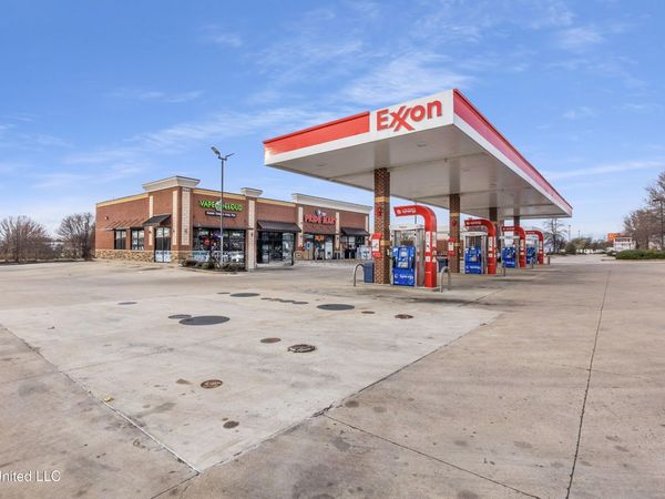 7641 Hacks Cross Road, Olive Branch, MS 38654