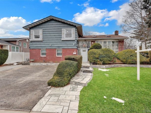 211 Cantiague Rock Road, Westbury, NY 11590