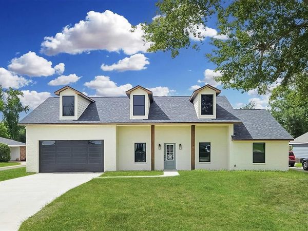 1450 N Chateau Circle N, Lake Charles, LA 70605