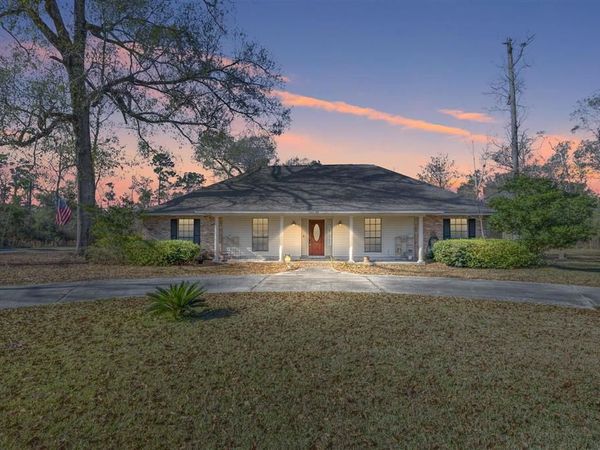 913 Dogwood Drive, Lake Charles, LA 70611