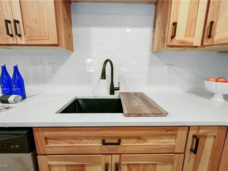 6618 Newbury Lane, Parma Heights, OH 44130 Photo 9