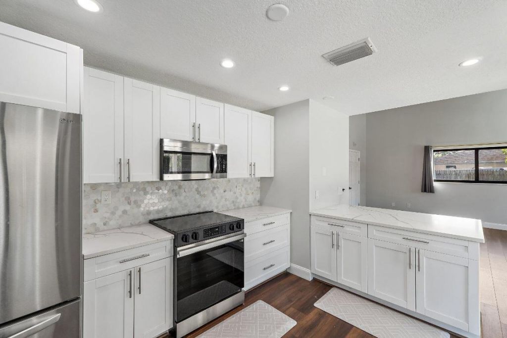 208 Las Palmas Street, Royal Palm Beach, FL 33411 Photo