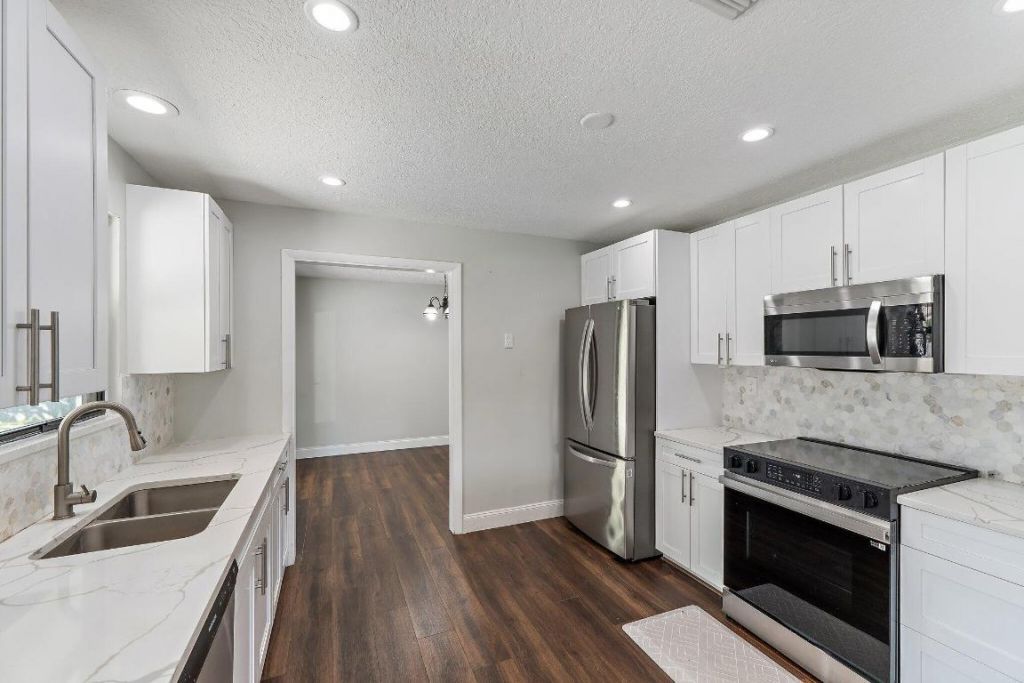 208 Las Palmas Street, Royal Palm Beach, FL 33411 Photo