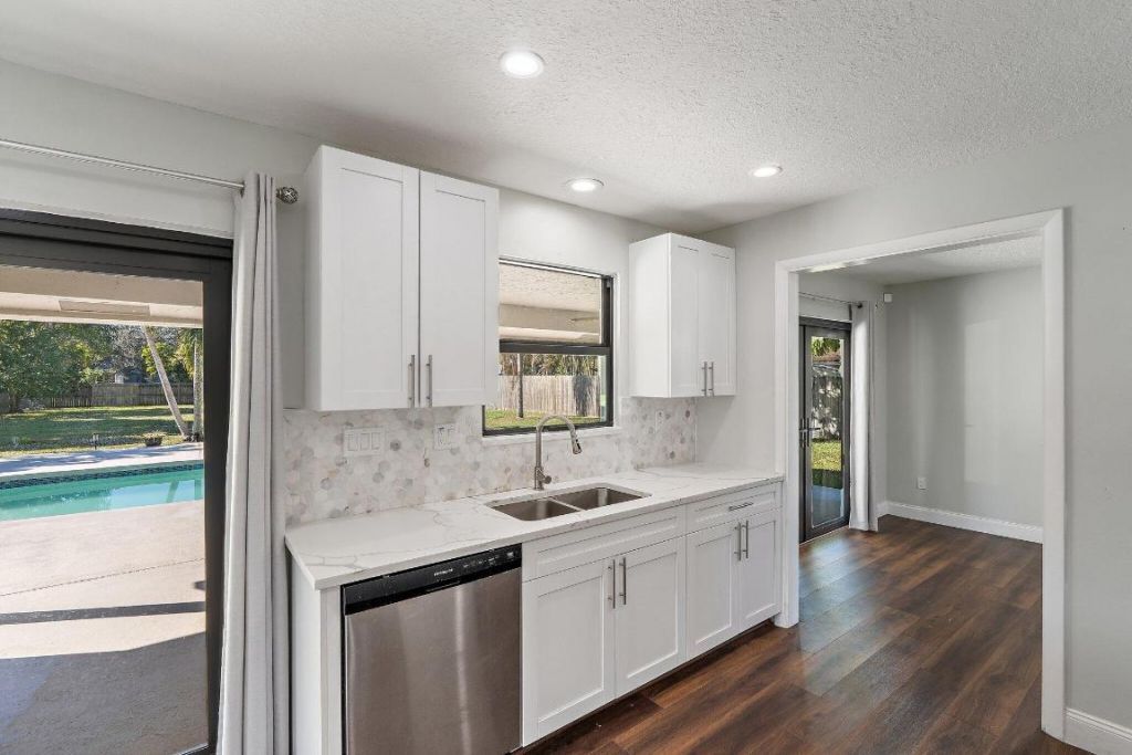 208 Las Palmas Street, Royal Palm Beach, FL 33411 Photo