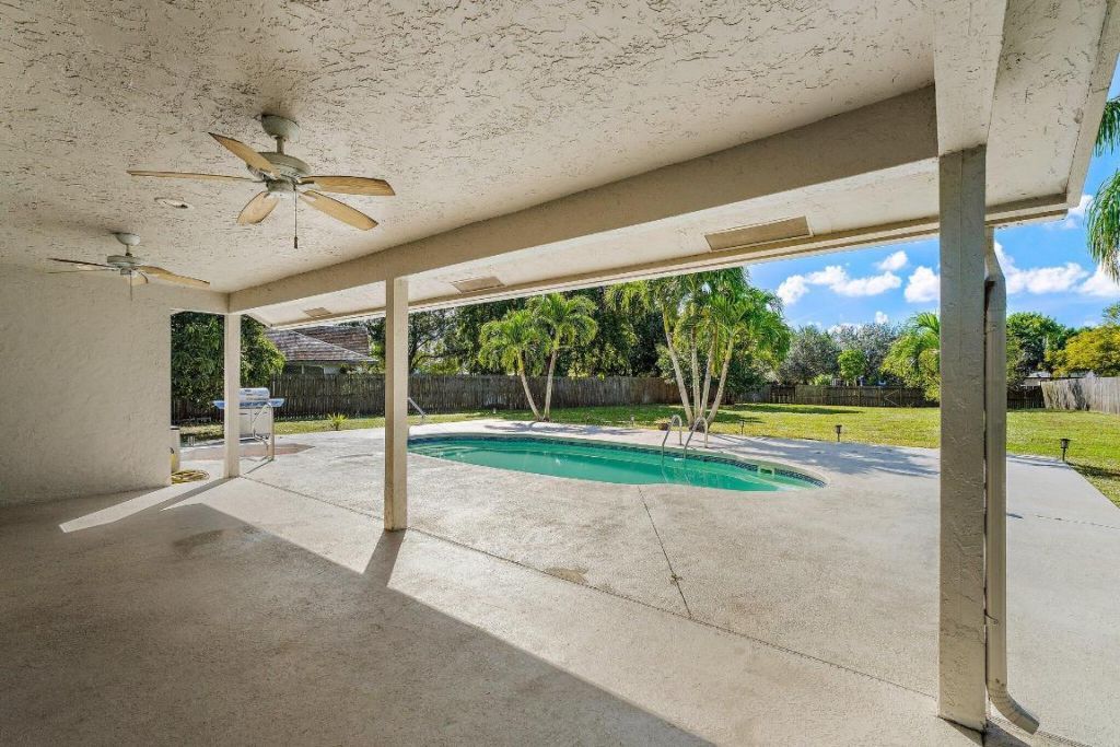 208 Las Palmas Street, Royal Palm Beach, FL 33411 Photo