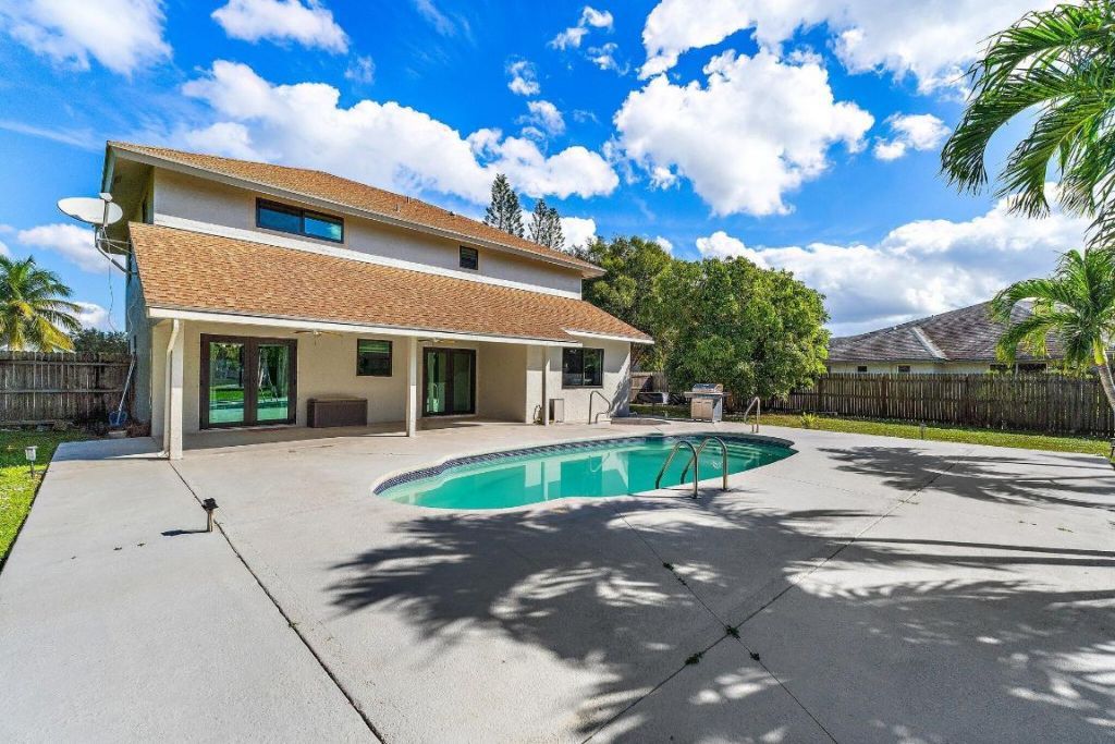 208 Las Palmas Street, Royal Palm Beach, FL 33411 Photo