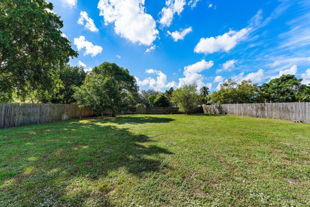 208 Las Palmas Street, Royal Palm Beach, FL 33411 Photo