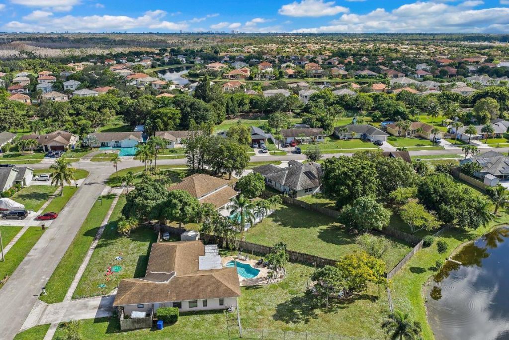 208 Las Palmas Street, Royal Palm Beach, FL 33411 Photo