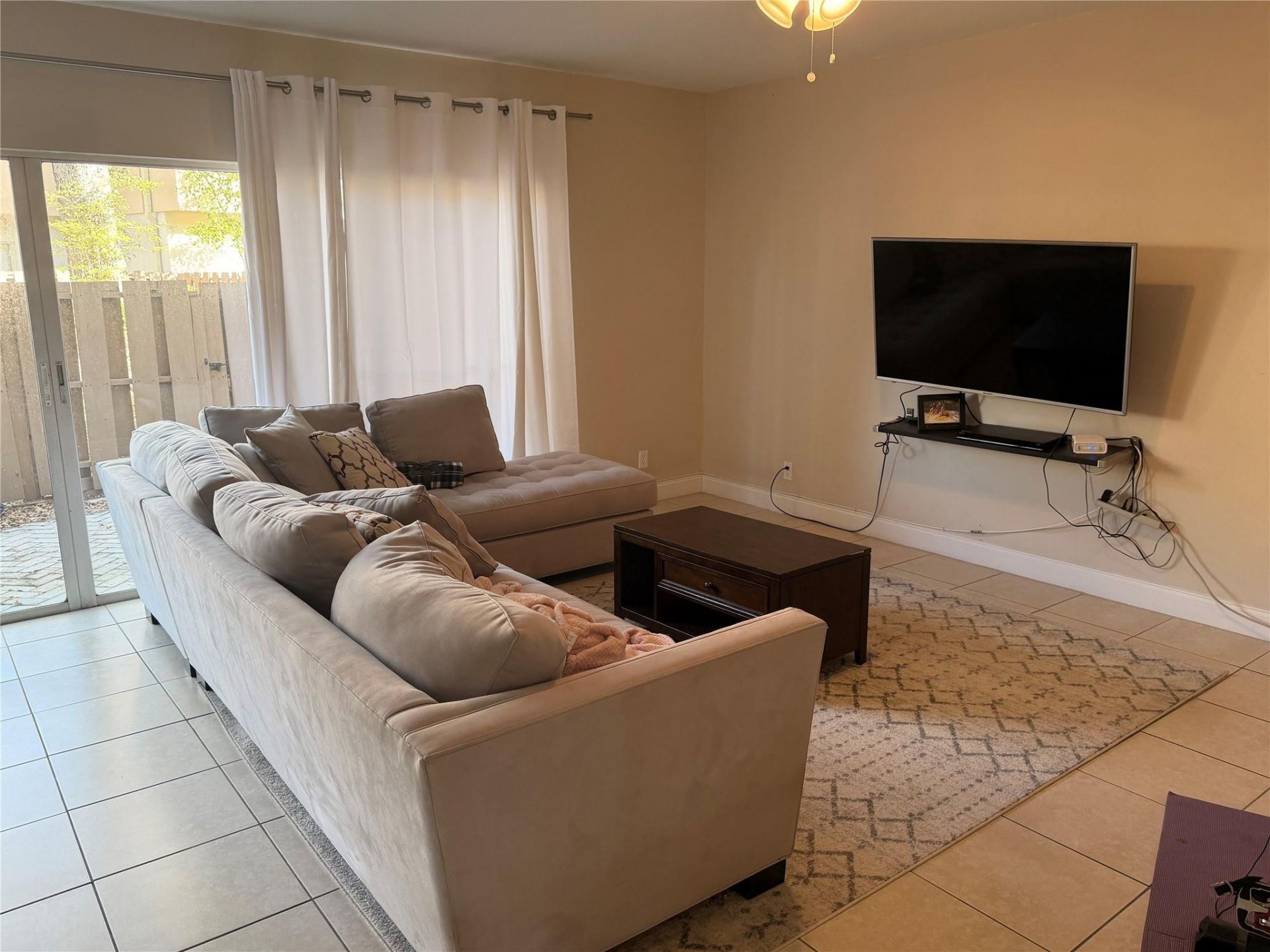 8251 NW 8th Place, Plantation, FL 33324 Photo