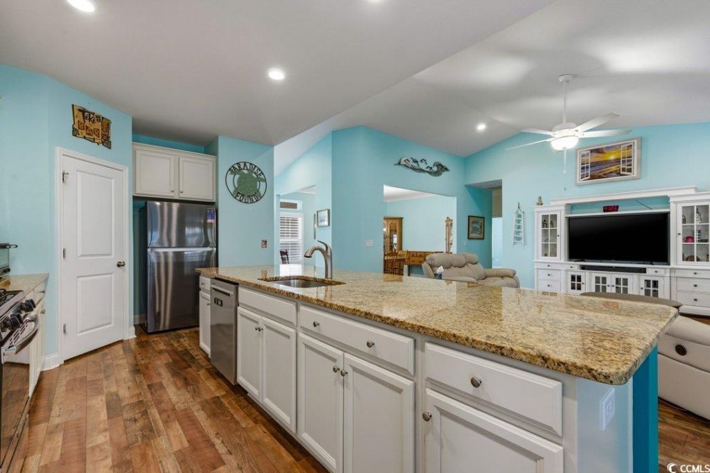 272 Sherwood Dr. Photo 11