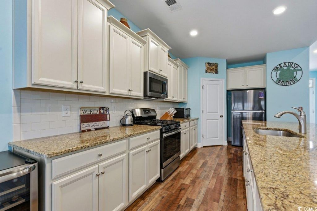 272 Sherwood Dr. Photo 9