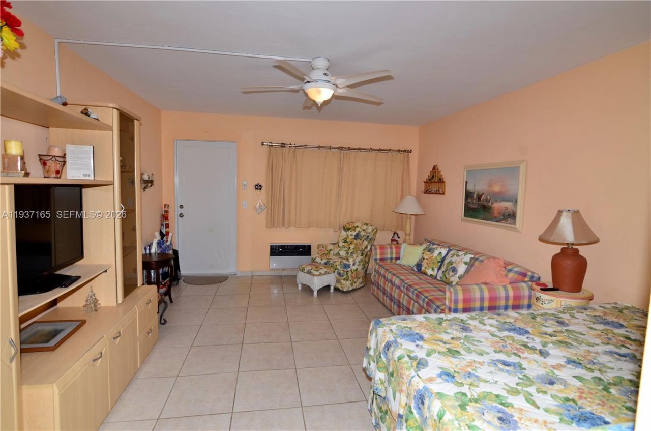 7430 Byron Ave, Unit 12A, Miami Beach, FL 33141 Photo