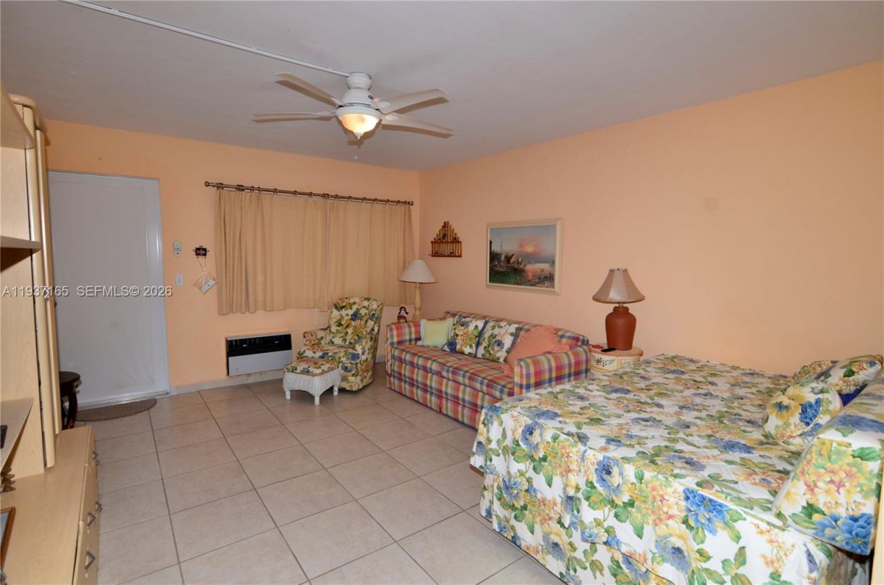 7430 Byron Ave, Unit 12A, Miami Beach, FL 33141 Photo