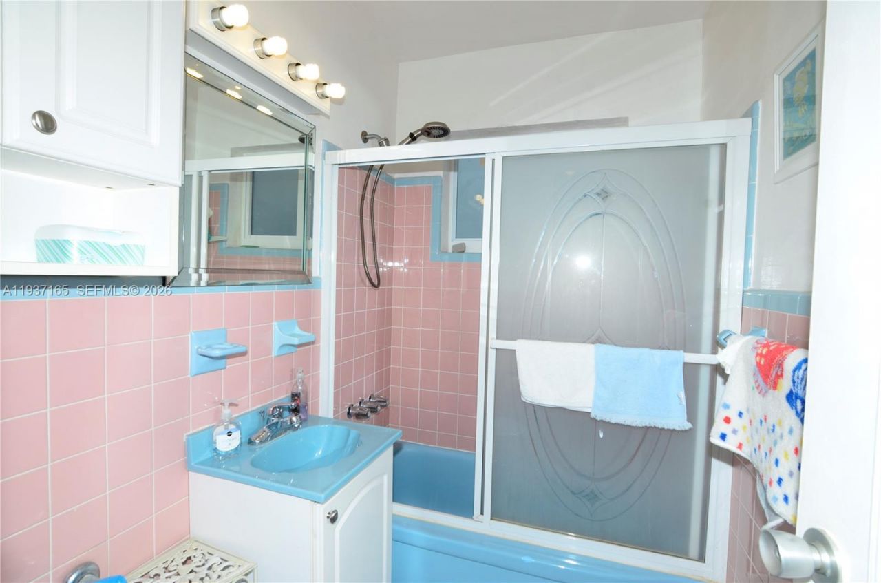 7430 Byron Ave, Unit 12A, Miami Beach, FL 33141 Photo