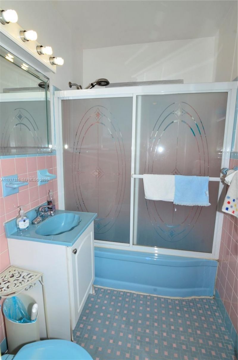 7430 Byron Ave, Unit 12A, Miami Beach, FL 33141 Photo