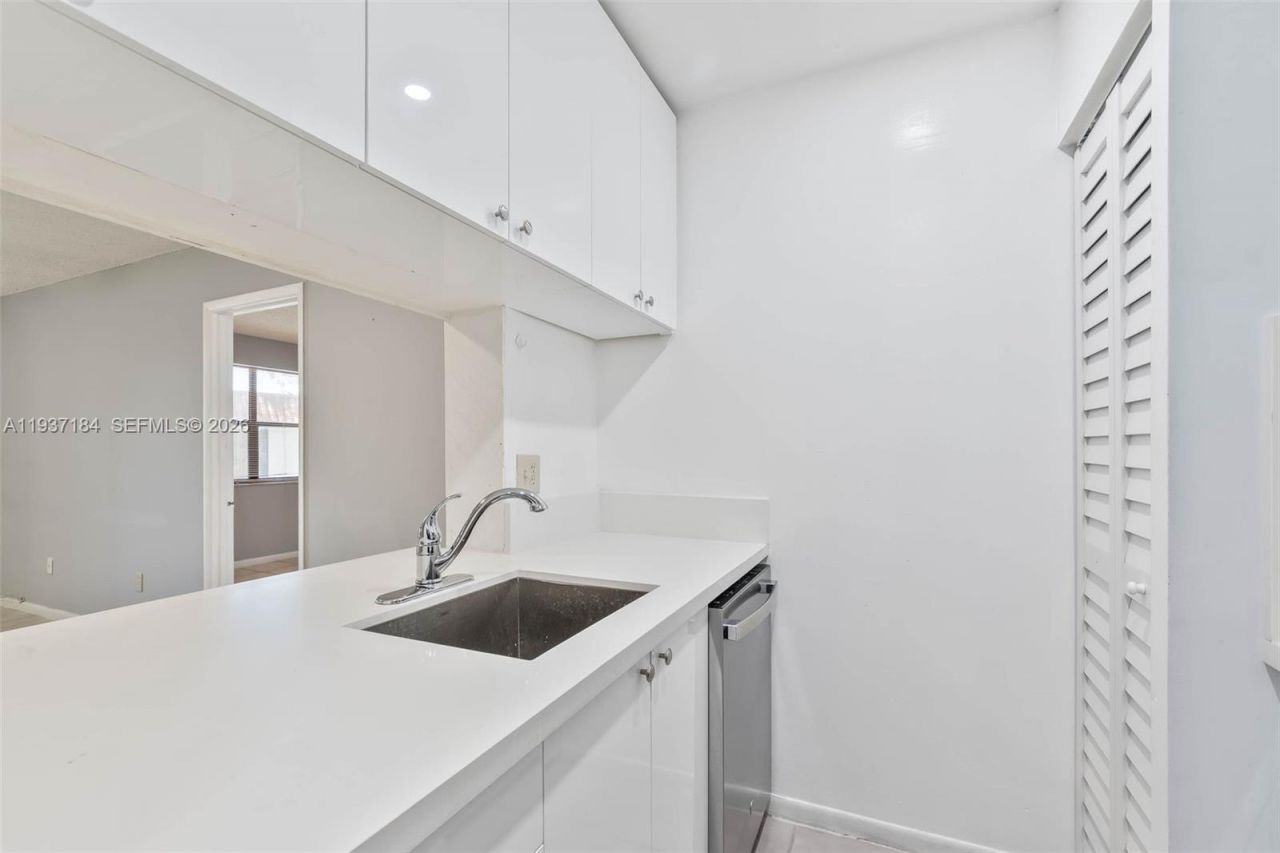 9704 Hammocks Blvd, Unit 201, Miami, FL 33196 Photo