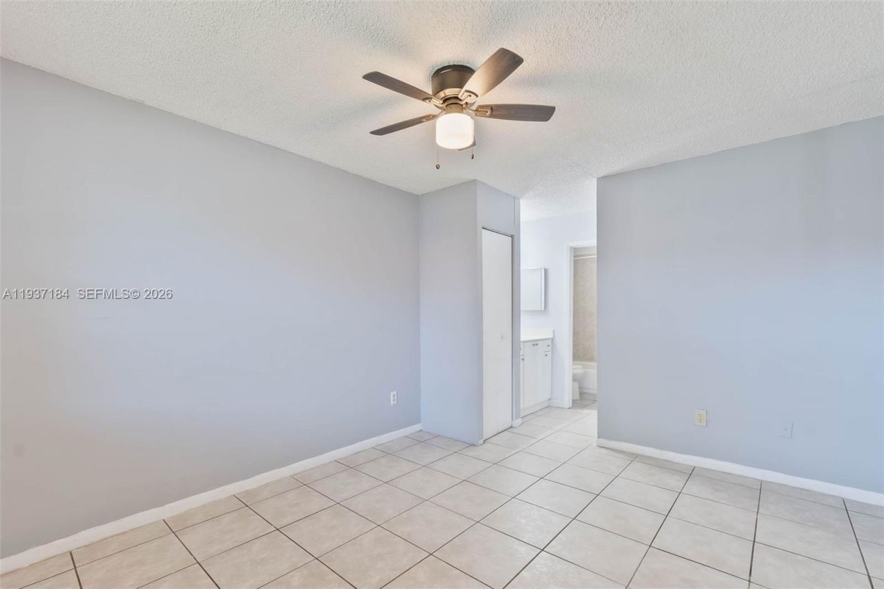 9704 Hammocks Blvd, Unit 201, Miami, FL 33196 Photo