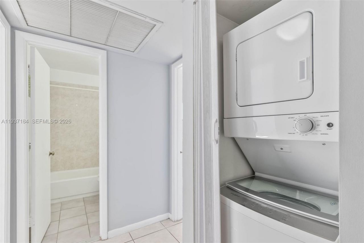 9704 Hammocks Blvd, Unit 201, Miami, FL 33196 Photo