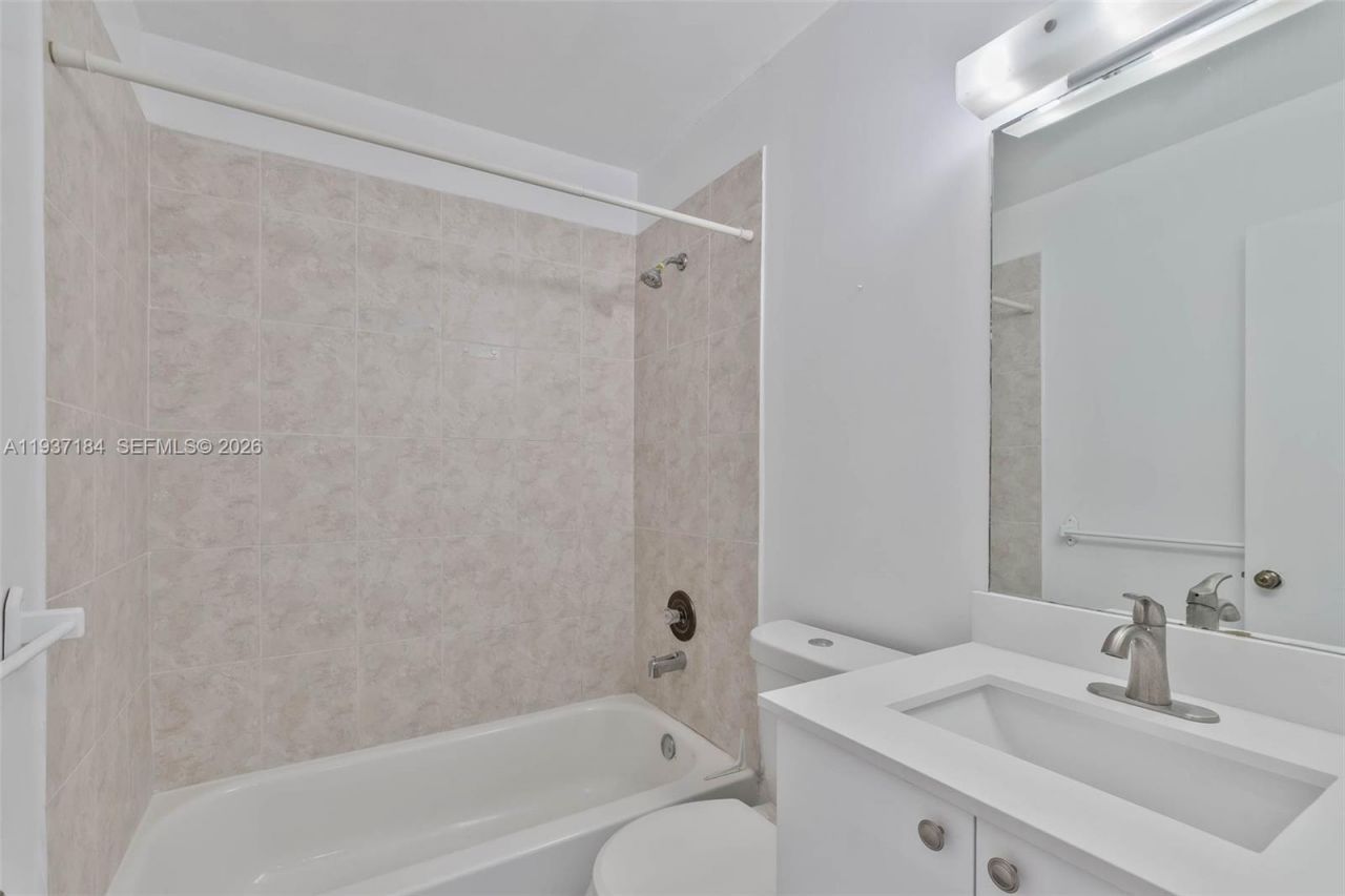 9704 Hammocks Blvd, Unit 201, Miami, FL 33196 Photo