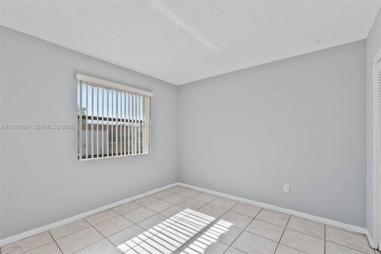 9704 Hammocks Blvd, Unit 201, Miami, FL 33196 Photo