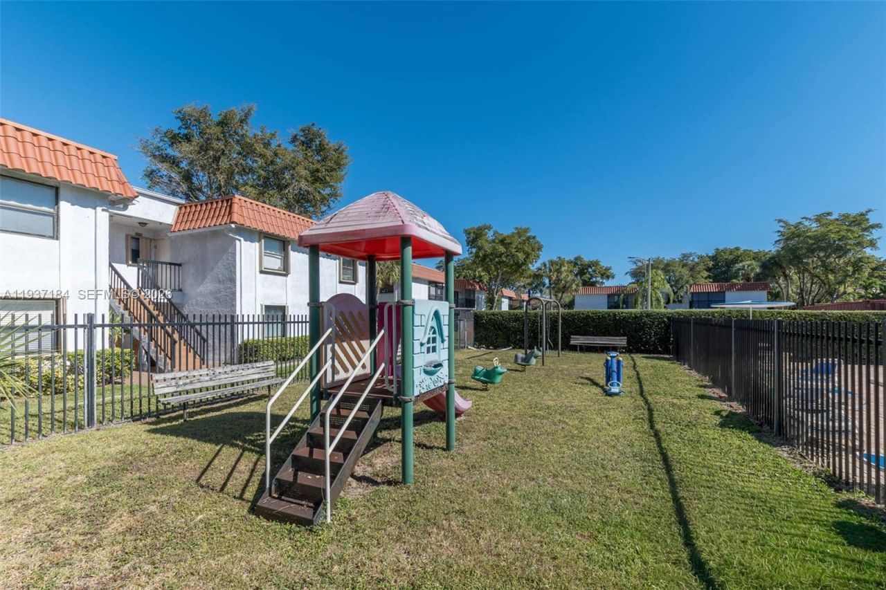 9704 Hammocks Blvd, Unit 201, Miami, FL 33196 Photo