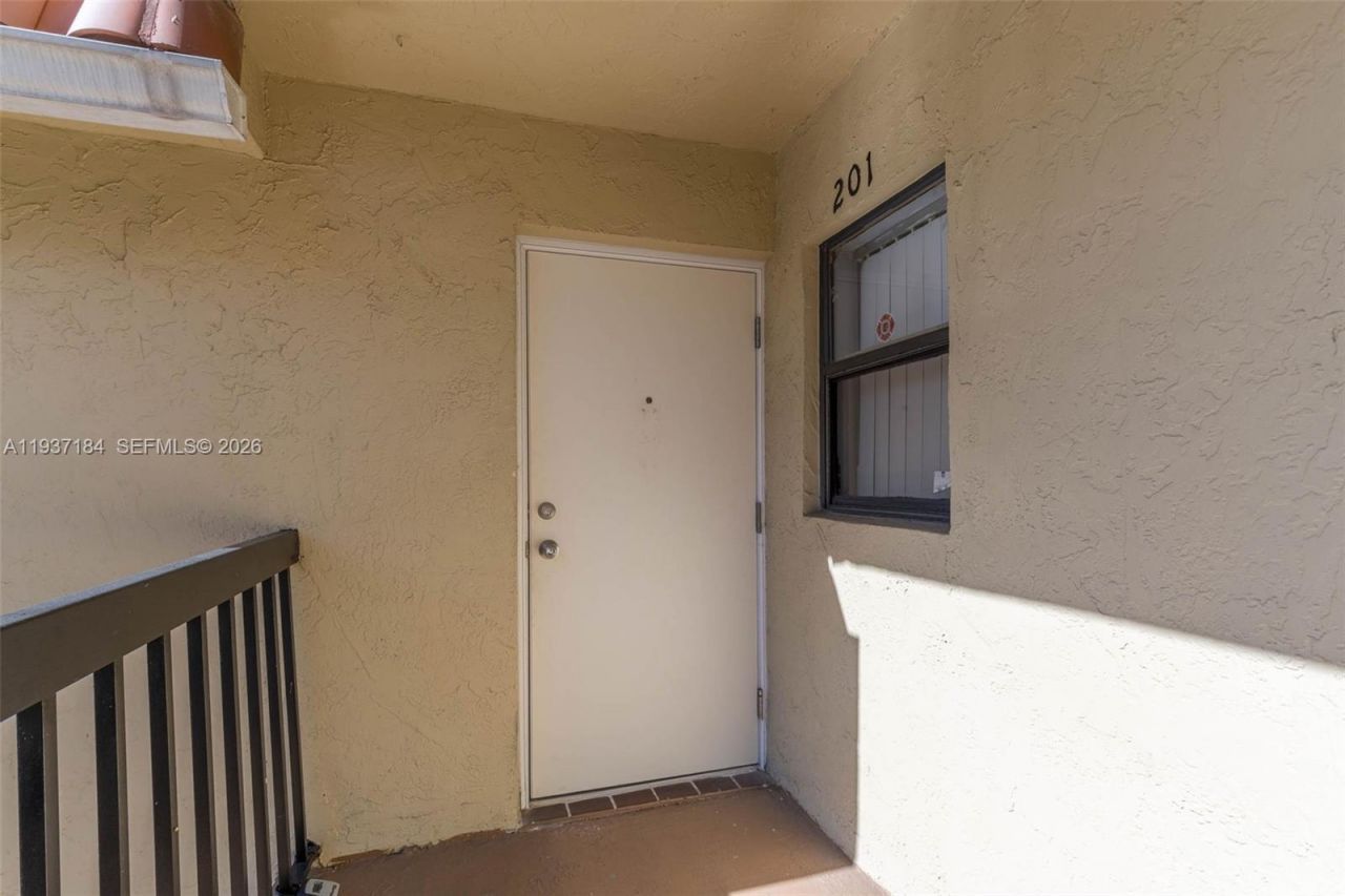 9704 Hammocks Blvd, Unit 201, Miami, FL 33196 Photo