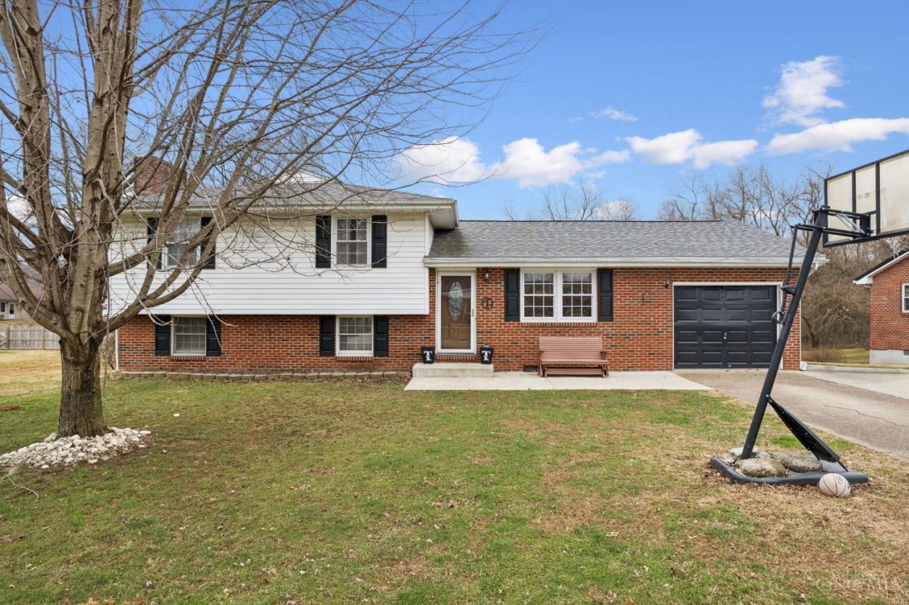 1885 Campbell Drive, Aberdeen, OH 45101 Main Photo