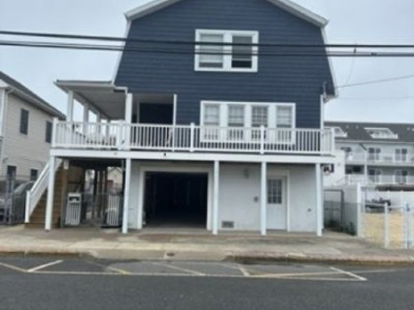27 Dupont Ave, Seaside Heights, NJ 08751