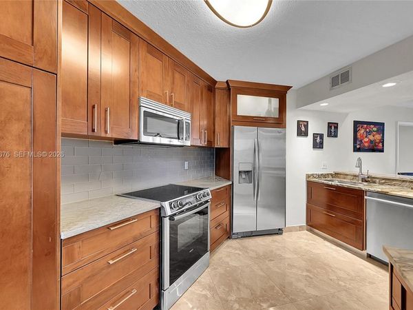 10501 W Broward Blvd, Unit 311, Plantation, FL 33324