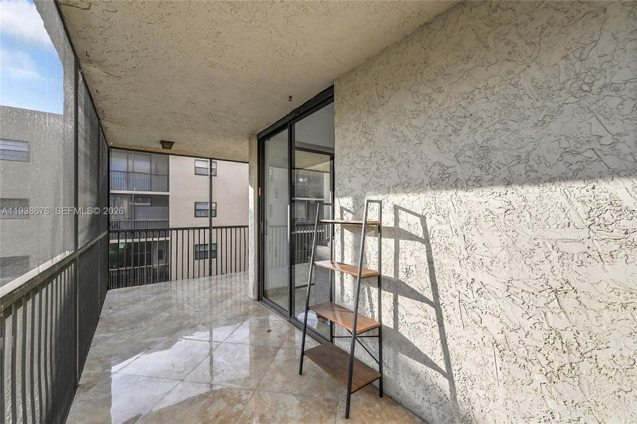 10501 W Broward Blvd, Unit 311, Plantation, FL 33324 Photo