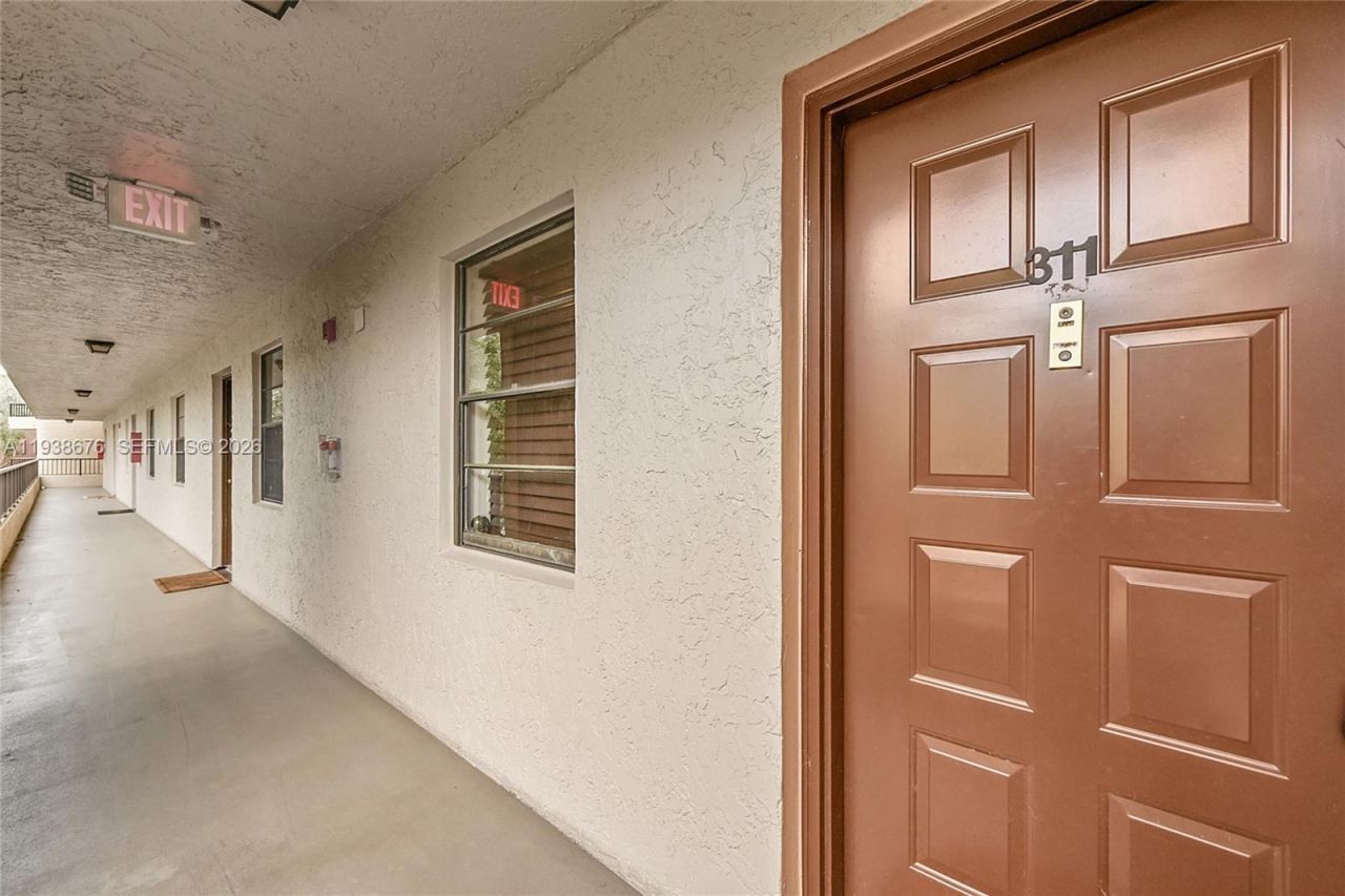 10501 W Broward Blvd, Unit 311, Plantation, FL 33324 Photo