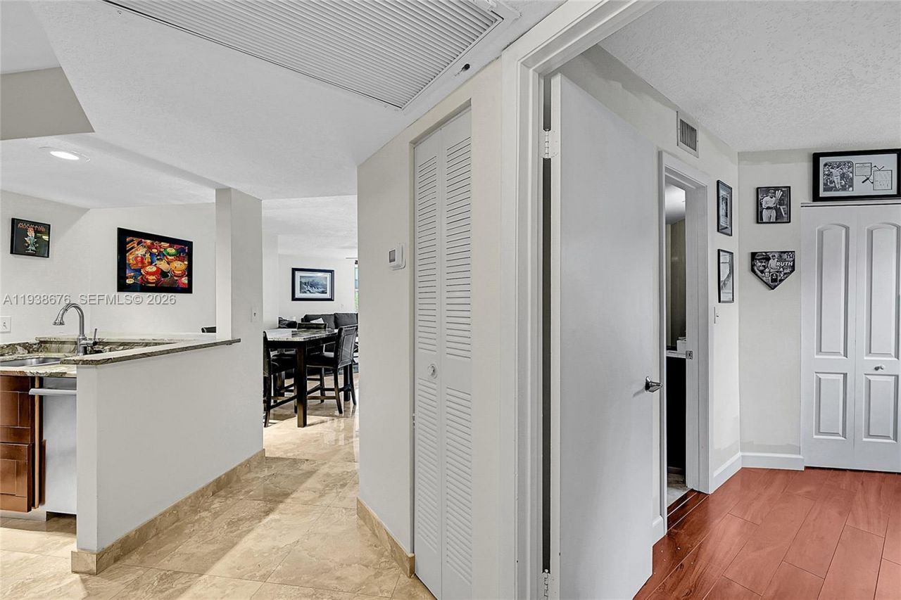 10501 W Broward Blvd, Unit 311, Plantation, FL 33324 Photo