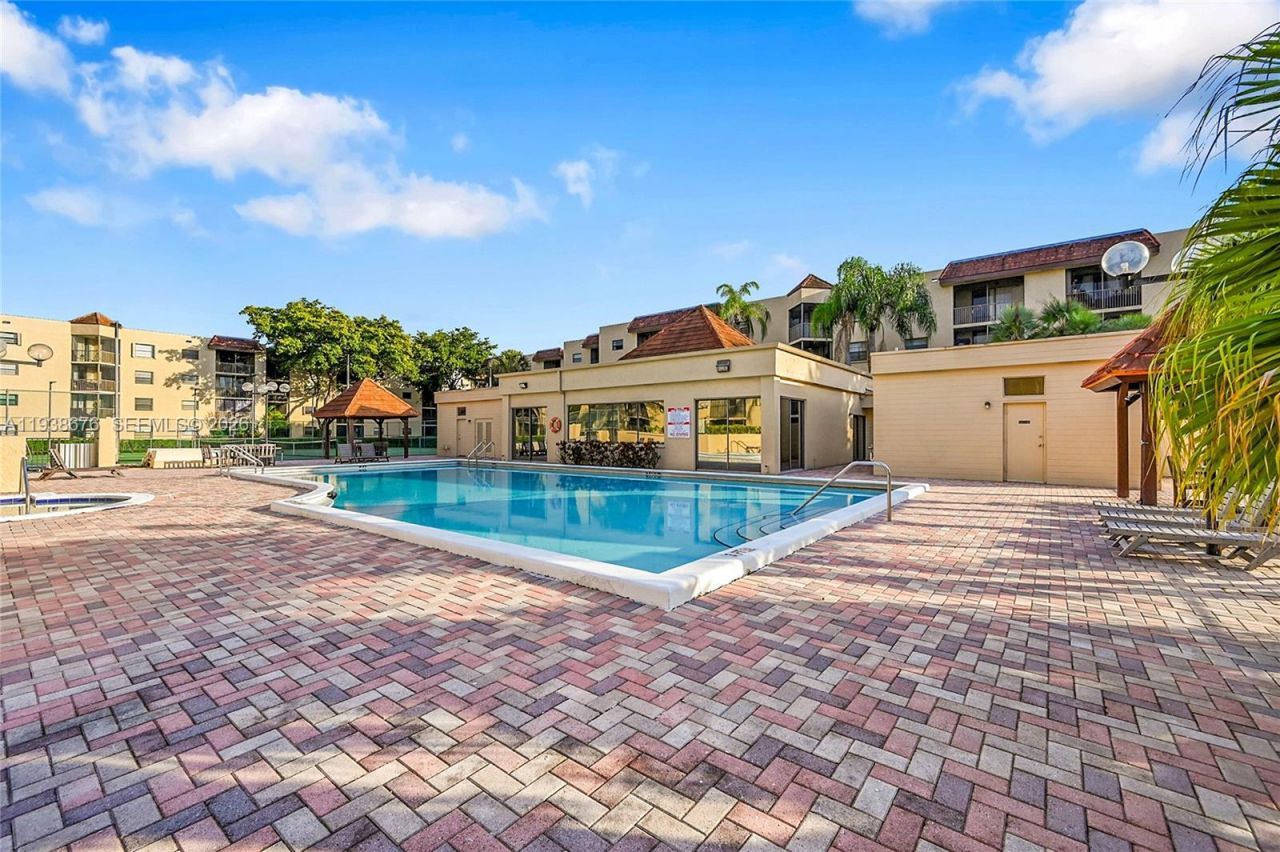 10501 W Broward Blvd, Unit 311, Plantation, FL 33324 Photo