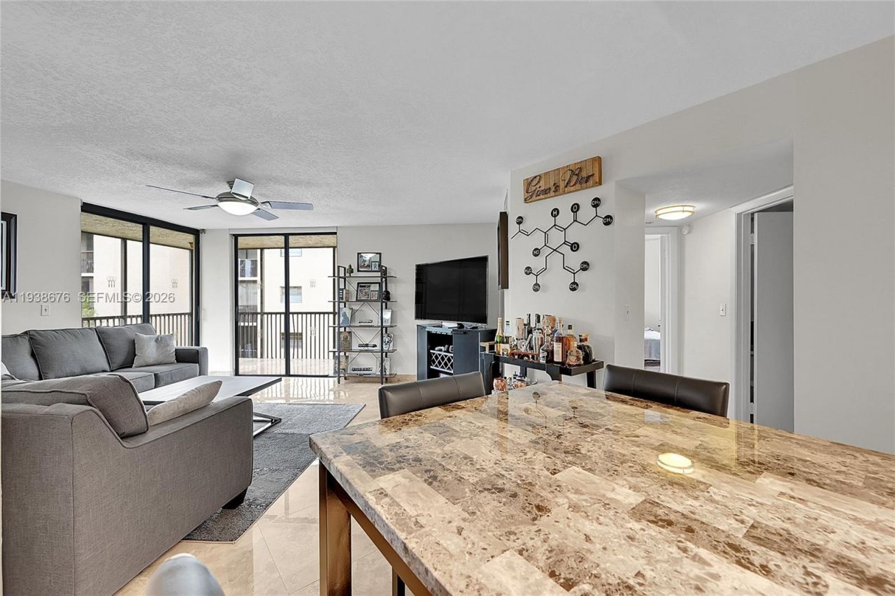 10501 W Broward Blvd, Unit 311, Plantation, FL 33324 Photo