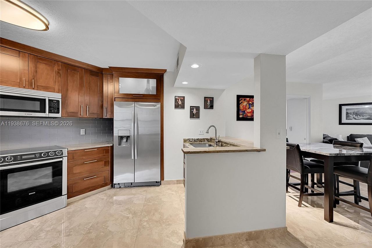 10501 W Broward Blvd, Unit 311, Plantation, FL 33324 Photo