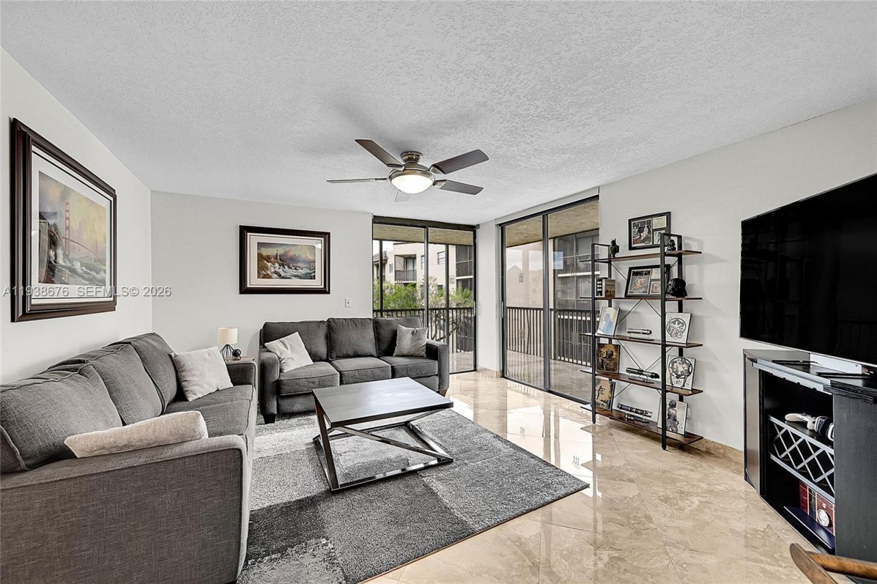 10501 W Broward Blvd, Unit 311, Plantation, FL 33324 Photo