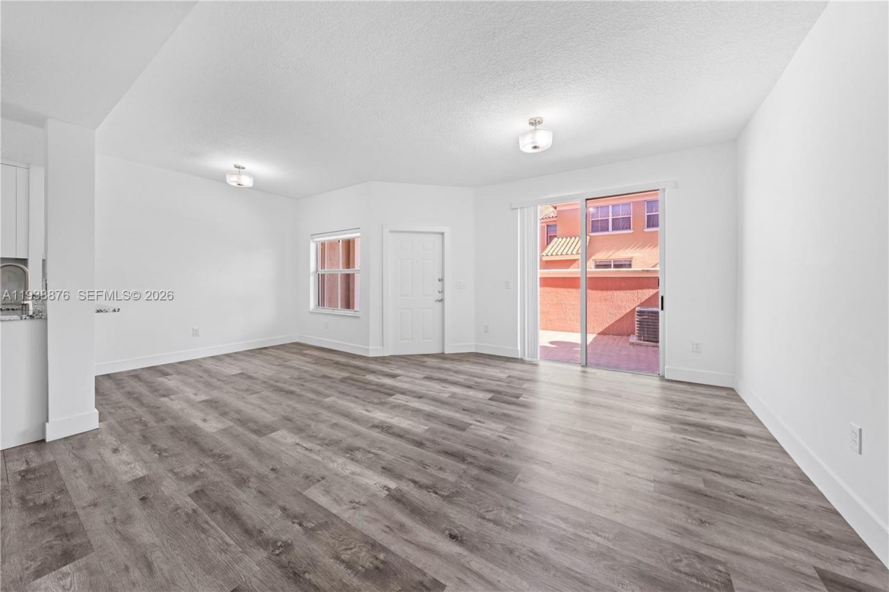 6141 NW 115th Pl, Unit 359, Doral, FL 33178 Photo