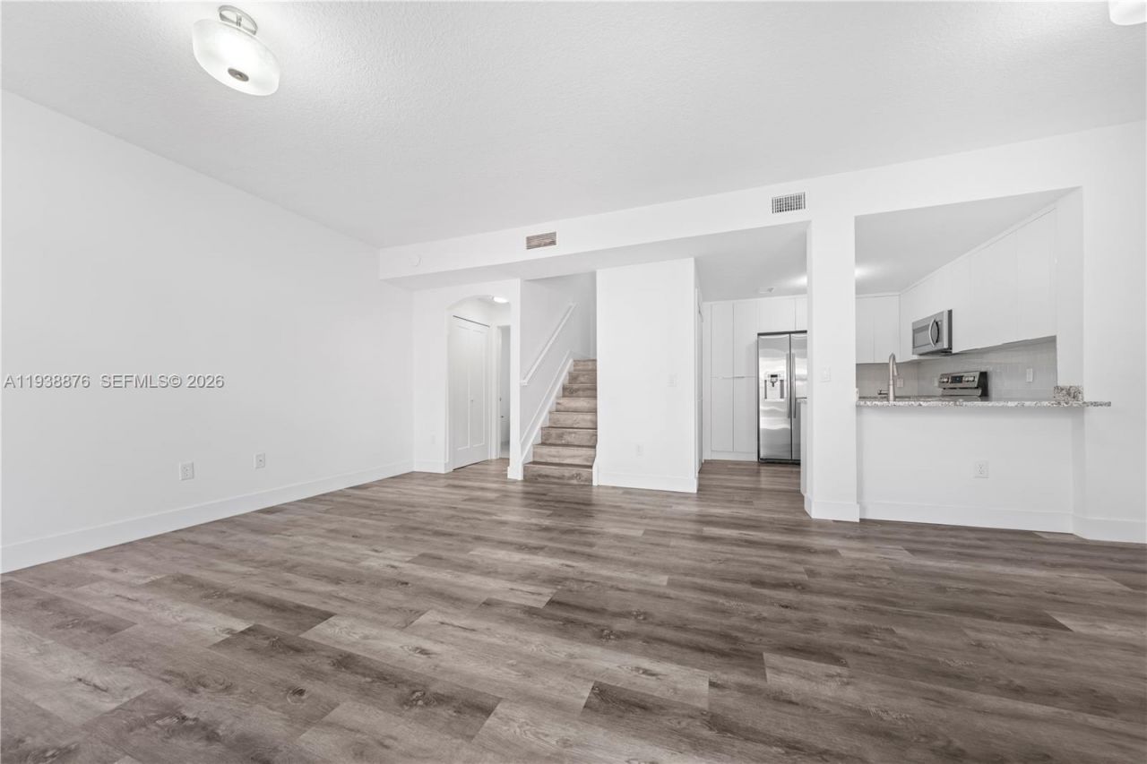 6141 NW 115th Pl, Unit 359, Doral, FL 33178 Photo