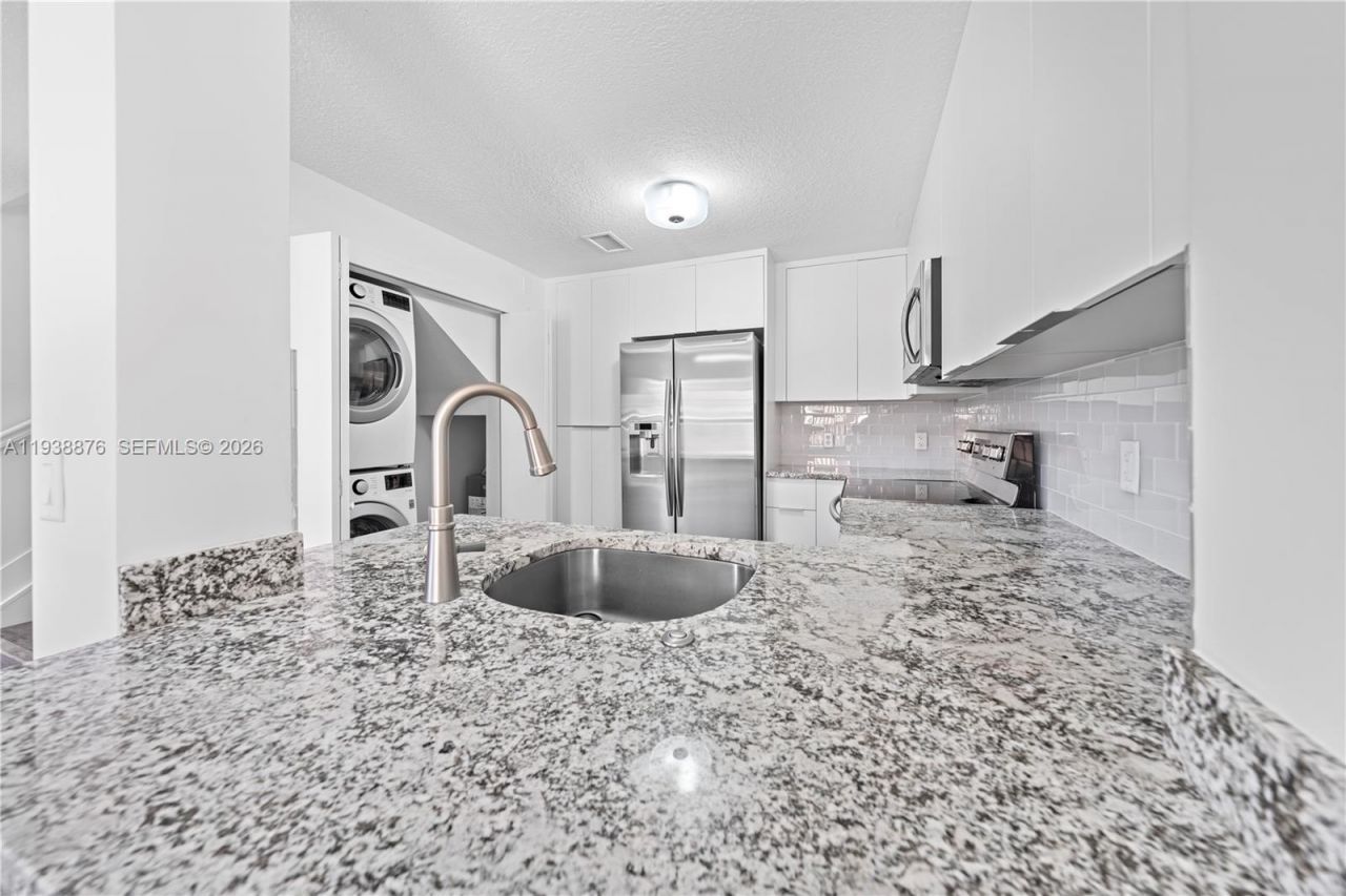 6141 NW 115th Pl, Unit 359, Doral, FL 33178 Photo