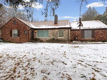 24125 Martha Washington Drive, Southfield, MI 48075