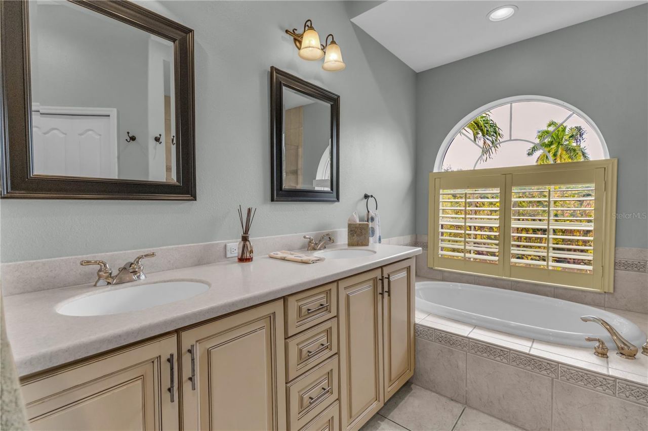 5311 Nathaniel Place, Sarasota, FL 34233 Photo