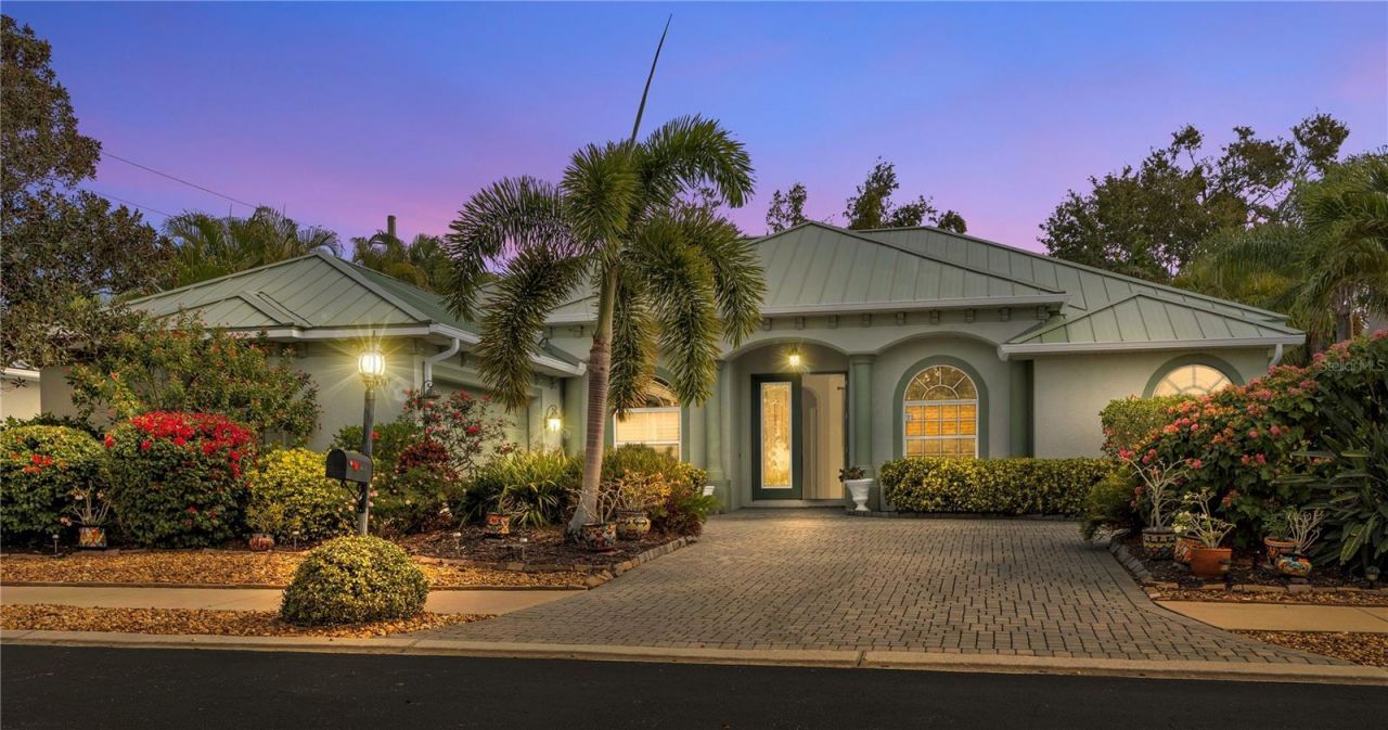 5311 Nathaniel Place, Sarasota, FL 34233 Photo