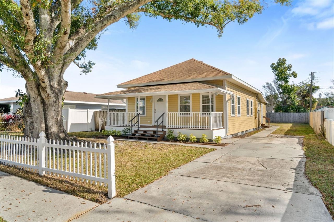 1216 26th Avenue W, Palmetto, FL 34221 Main Photo