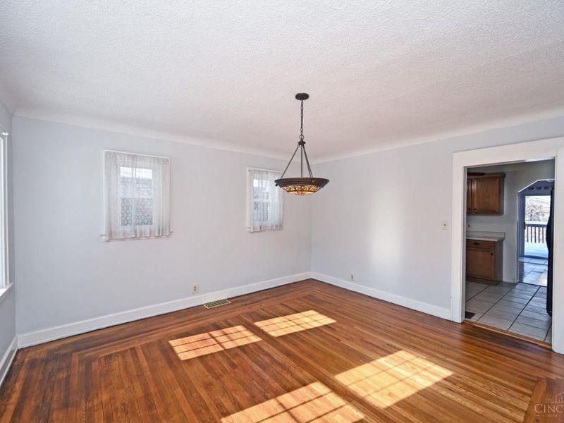 1266 Avon Drive, Cincinnati, OH 45229 Photo 20