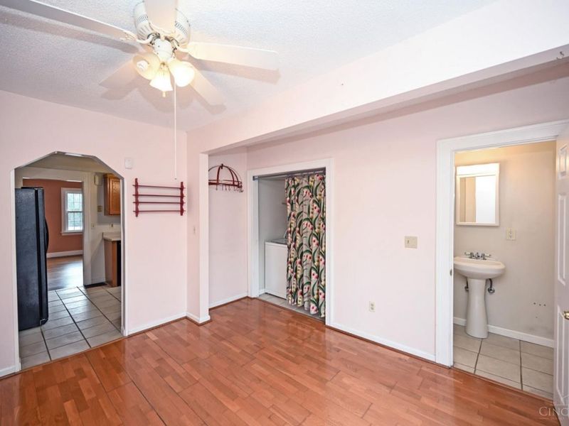 1266 Avon Drive, Cincinnati, OH 45229 Photo 45