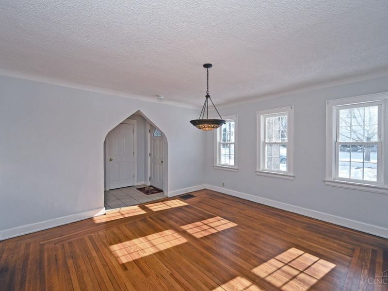 1266 Avon Drive, Cincinnati, OH 45229 Photo 5