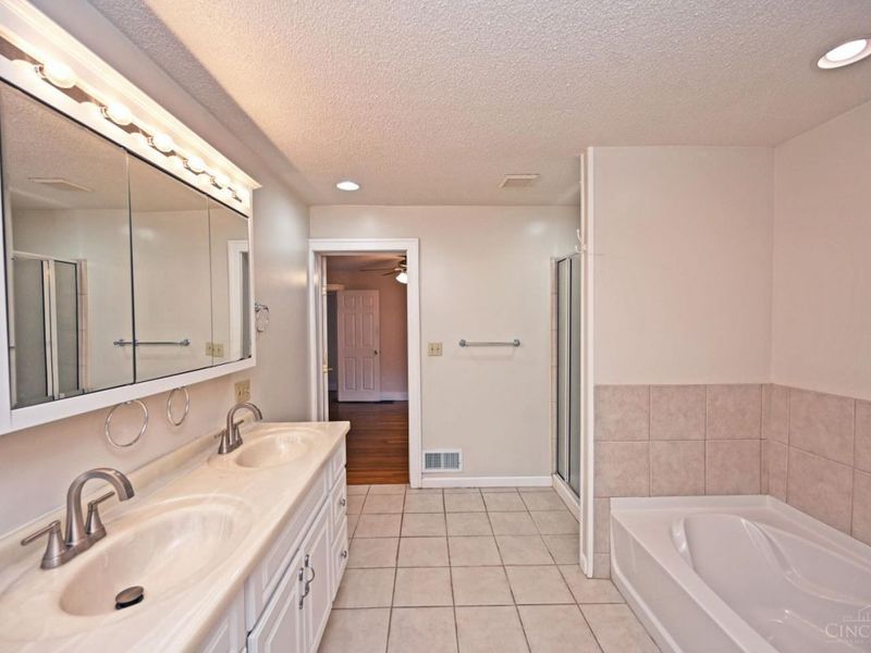 1266 Avon Drive, Cincinnati, OH 45229 Photo 55