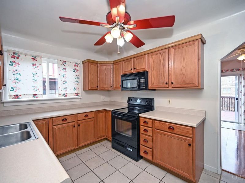 1266 Avon Drive, Cincinnati, OH 45229 Photo 6