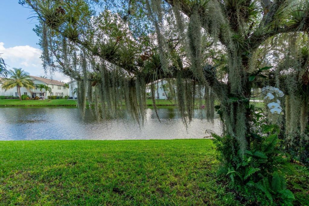 1004 Center Stone Lane, Riviera Beach, FL 33404 Photo