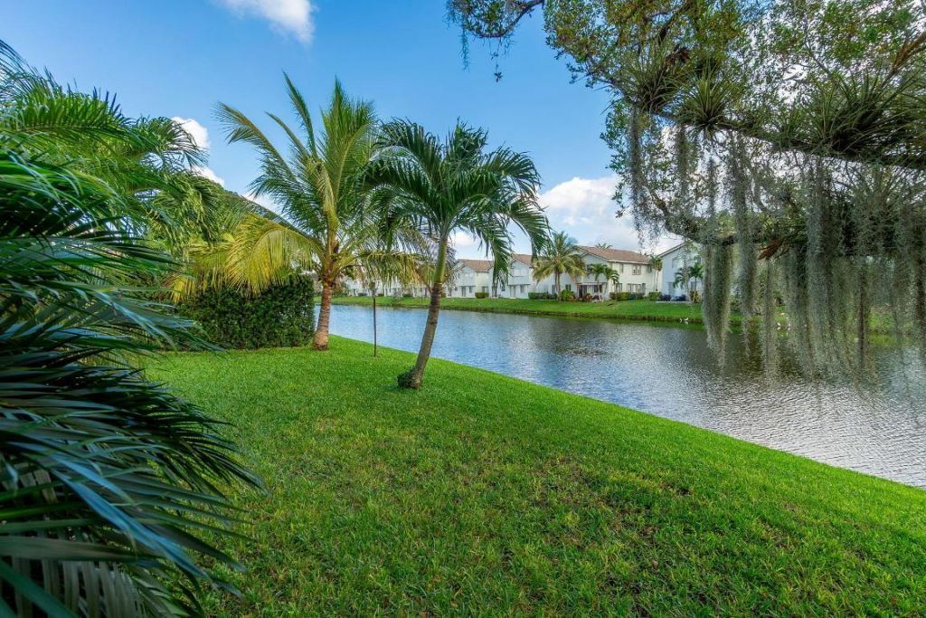 1004 Center Stone Lane, Riviera Beach, FL 33404 Photo